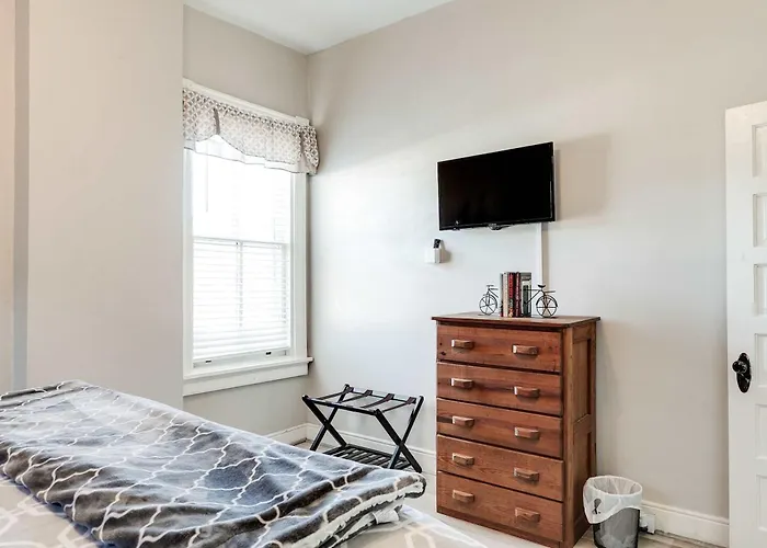 M2 Central Location 2 Mins To Vcu Free Parking